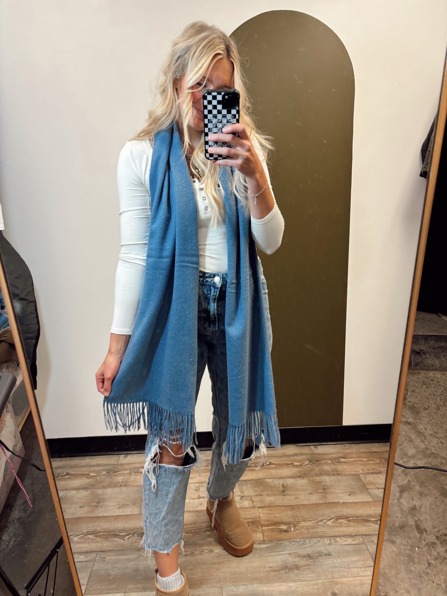 Cozy & Essential Scarf (Blue)