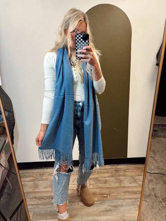 Cozy & Essential Scarf (Blue)